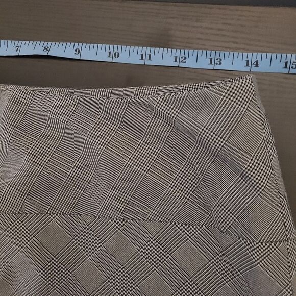 Italian-Made Glen Plaid Skirt – Size 28 Waist - Picture 3 of 7